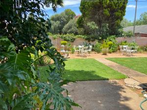 Vườn quanh Highway Haven