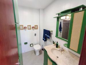 Ένα μπάνιο στο Cobertura duplex c/ terraço e churrasqueira em BC +52 φωτογραφίες