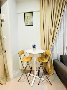 Khu vực ghế ngồi tại Apartment Penthouse Golden Hill