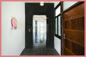 Φωτογραφία από το άλμπουμ του Hotel NP Residency Near - Sri Krishna Janmabhoomi Temple- Restaurant & Parking &Fully Air conditioning Luxuary Room - Top Rated Hotel In Mathura σε Mathura