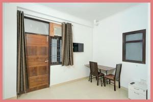 Φωτογραφία από το άλμπουμ του Hotel NP Residency Near - Sri Krishna Janmabhoomi Temple- Restaurant & Parking &Fully Air conditioning Luxuary Room - Top Rated Hotel In Mathura σε Mathura