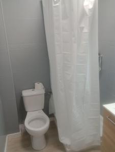 Ένα μπάνιο στο Alojamiento K&A Habitaciones +3 φωτογραφίες