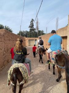 Παιδιά που μένουν στο Maison d hôtes Tioute Chez Abdelmajid