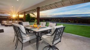 Un balcon sau o terasă la ❤PiH❤ Adventure Awaits Villa Private Pool Free Resort Passes Family Fun