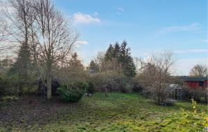 En have udenfor 1 Bedroom Awesome Home In Mern