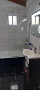 Phòng tắm tại La Iluminada