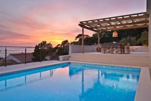 Hồ bơi trong/gần Villa Bianca Hvar by Tourist Adria Group