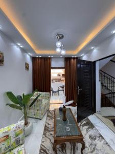 Posezení v ubytování pYramids view Apartment & Studio's