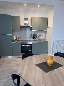 Η κουζίνα ή μικρή κουζίνα στο Luciana2