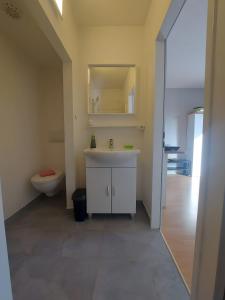 Fotografie z fotogalerie ubytování Golden Base v destinaci Maria Gail + 28 fotografií