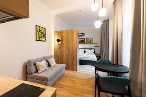 Khu vực ghế ngồi tại Corvin Boutique Residence