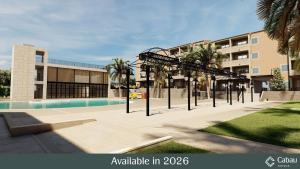 Un edificio con piscina y palmeras en frente. en Aparthotel Aquasol, en Palmanova