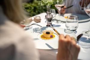 Toit hotelli aladel või selle läheduses