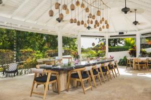 Restaurace v ubytování El Encuentro Surf Lodge