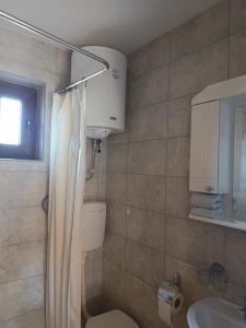 Ένα μπάνιο στο Tarin zov