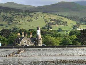 Φωτογραφία από το άλμπουμ του Cosy, Charming Apartment within 5 min walk of beach, train and shops σε Llanfairfechan