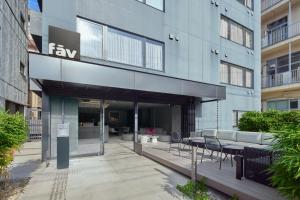 Tòa nhà nơi khách sạn tọa lạc