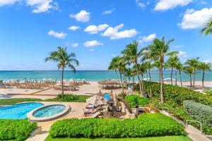 Πισίνα στο ή κοντά στο Beachcomber 10