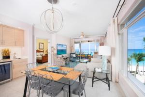 Η κουζίνα ή μικρή κουζίνα στο Beachcomber 23