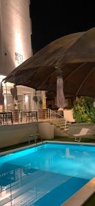 Bazén v ubytování Hotel Audi Frontemare nebo v jeho okolí