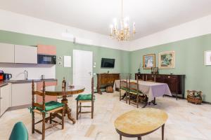 Kuchyň nebo kuchyňský kout v ubytování Sciclintorno + 29 fotografií