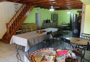 Χώρος καθιστικού στο Chambre 1 , Maison d'Hôtes du Holley +12 φωτογραφίες