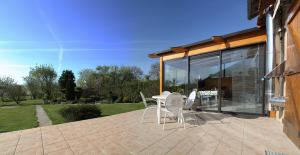 Κήπος έξω από το Chambre Bergamote, Au pied de la Colline