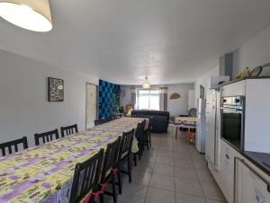 Una cocina o cocineta en Suite familiale, L'Etoile de la Fontchevrière