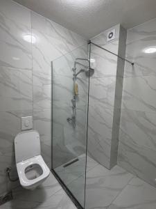 Koupelna v ubytování Comfortable apartment for a quiet and relaxing holiday