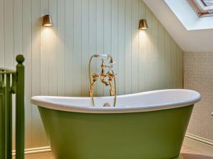 Billede fra billedgalleriet på 1 Bed in Alton oc-95759 i West Worldham + 9 billeder