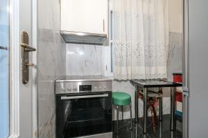 Una cocina o cocineta en Theodoros Kolokotronis - Polimnia