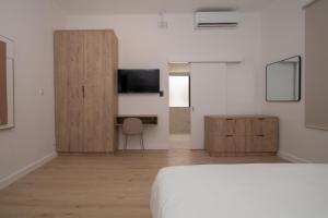 Μια τηλεόραση ή/και κέντρο ψυχαγωγίας στο Elsewhere