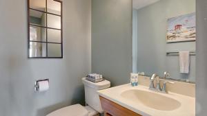 Phòng tắm tại Beauty on the Beach NEWOCEAN VIEWS POOL +34 ảnh