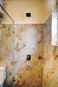 Ένα μπάνιο στο Neelkanth - The Himalayan View Abode