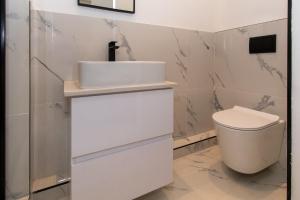 Ένα μπάνιο στο Elsewhere +27 φωτογραφίες