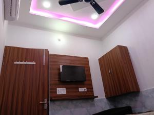 Fotografie z fotogalerie ubytování Shree Girraj Dham Vrindavan v destinaci Chhatikara