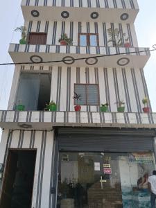 Fotografie z fotogalerie ubytování Shree Girraj Dham Vrindavan v destinaci Chhatikara