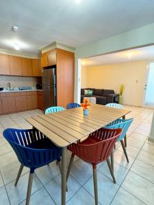 Η κουζίνα ή μικρή κουζίνα στο Coco Condo, family-friendly stay in Rincón +18 φωτογραφίες