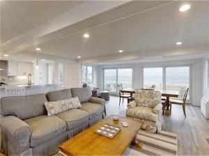 Khu vực ghế ngồi tại Nautical Point