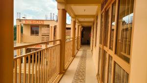 Svalir eða verönd á Nik Suites Nangabo