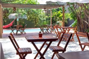 Bazén v ubytování Cris Beach House nebo v jeho okolí