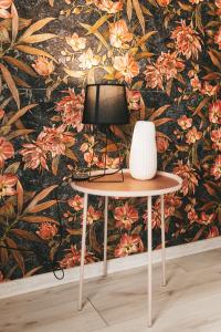 TV a/nebo společenská místnost v ubytování Cosmic апартаменти з ванною