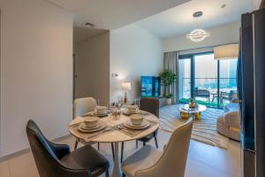 Et opholdsområde på Stunning Burj Khalifa View! Steps to Dubai Mall + 34 billeder