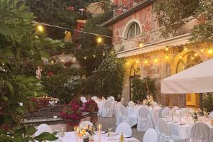 Restaurace v ubytování Hotel Villa Sermolli + 156 fotografií