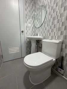 Et badeværelse på Chansea Resort Chanthaburi Thailand + 38 billeder