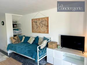 TV a/nebo společenská místnost v ubytování MOULIN#3 - 6 pers -calme-Jardin&Parking Futuroscope