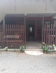 Фасад или вход в Piumi House