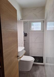 Et badeværelse på Chalet antiguo reformado