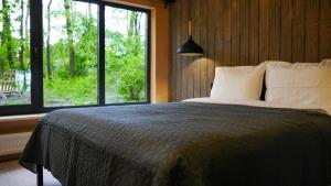 Postel nebo postele na pokoji v ubytování Характер парк + 74 fotografií