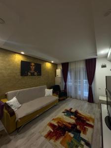 Μια τηλεόραση ή/και κέντρο ψυχαγωγίας στο Lucas investment L3 -104